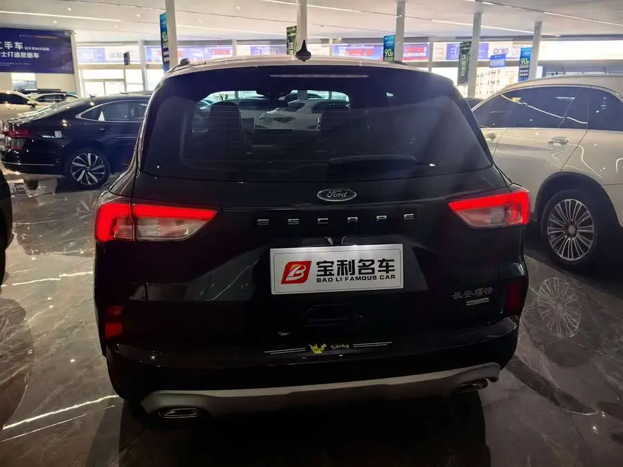 فورد إيسكايب 2020 إيكوبوست 245 إصدار الاستمتاع بالدفع الثنائي