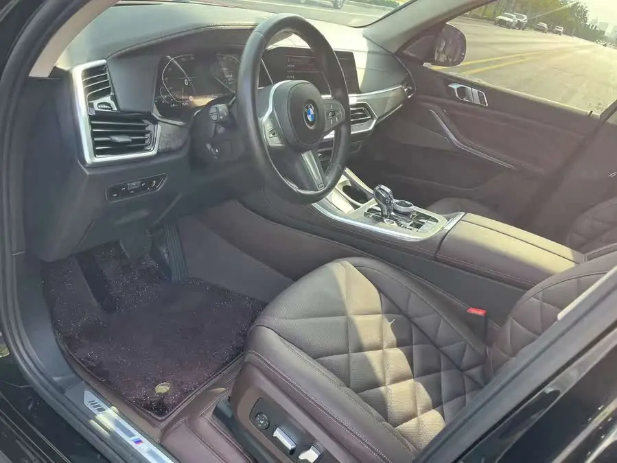 بي إم دبليو X5 طراز 2022 تحديث xDrive 30Li إصدار M الرياضي