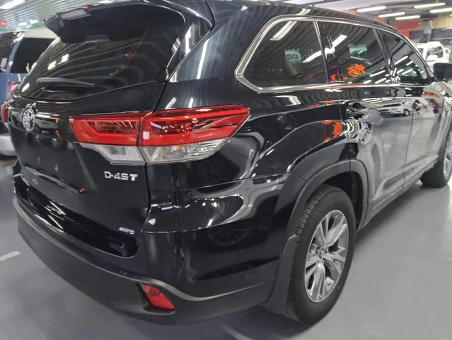 هايلاندر 2021 2.0T دفع رباعي فئة النخبة 7 مقاعد