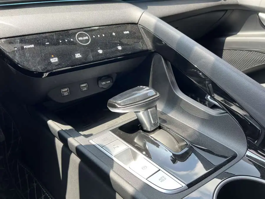 إيلانتر 2022 1.5 لتر CVT LUX المتميز