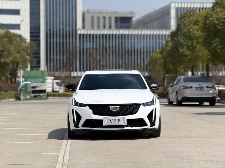 كاديلاك CT5 2022 28T بلاتينيوم