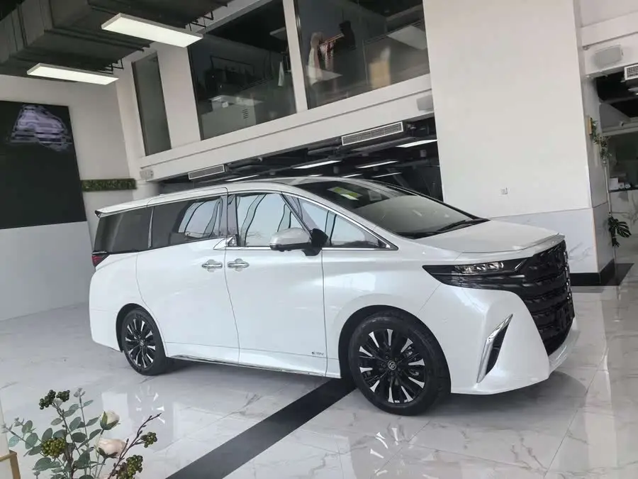 ألفارد 2024 بمحرك مزدوج 2.5 لتر الإصدار المتميز