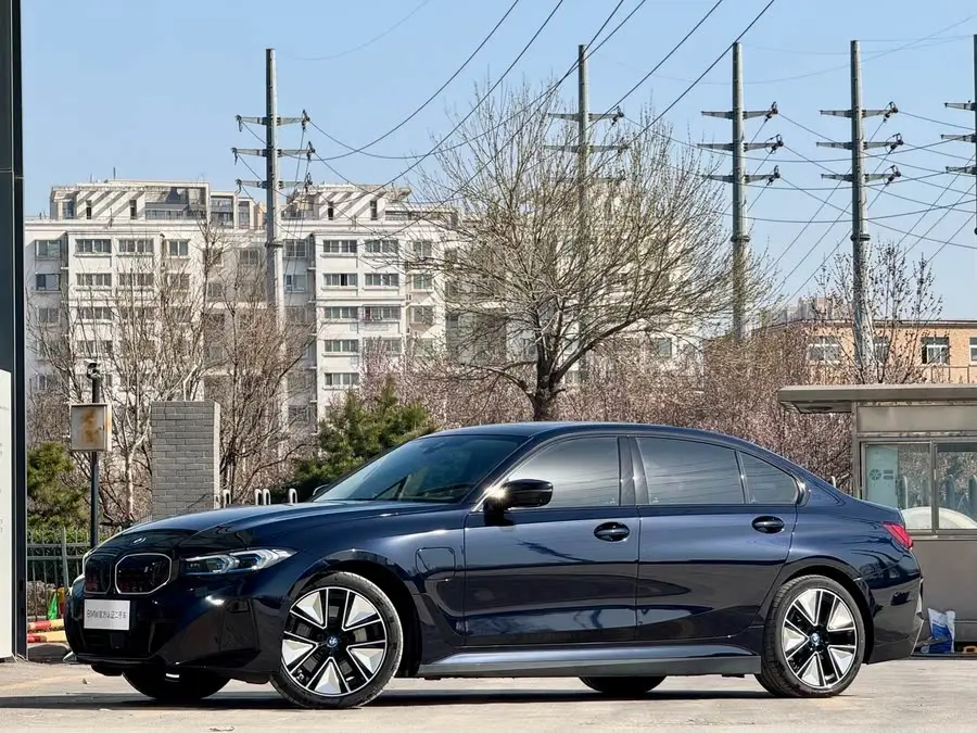 BMW i3 2023 eDrive 40 L Night Sport Package