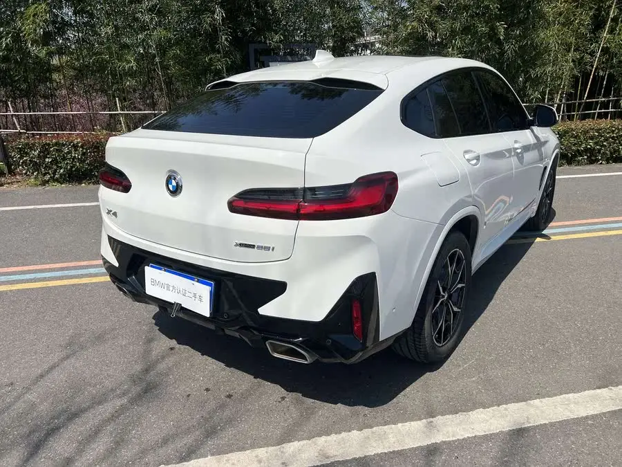 بي إم دبليو X4 2022 xDrive 25i حزمة رياضية M