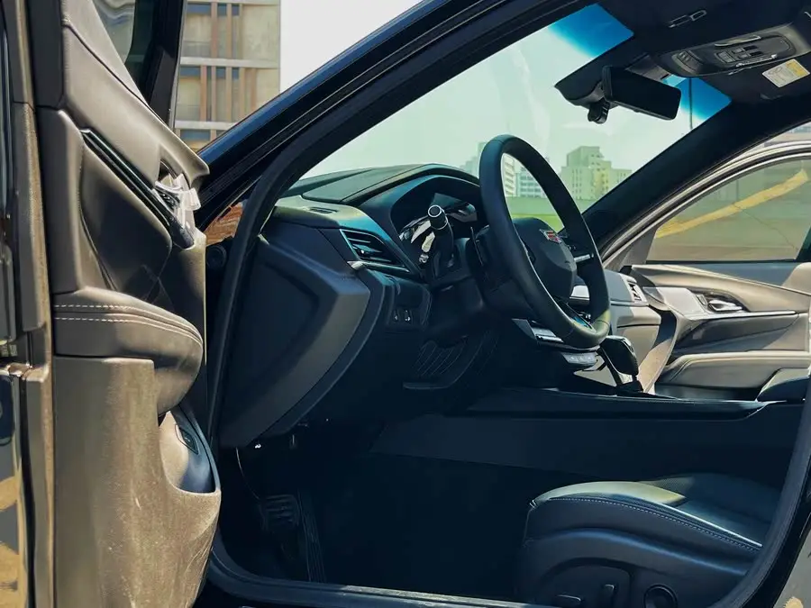 كاديلاك CT4 2023 25T فاخرة