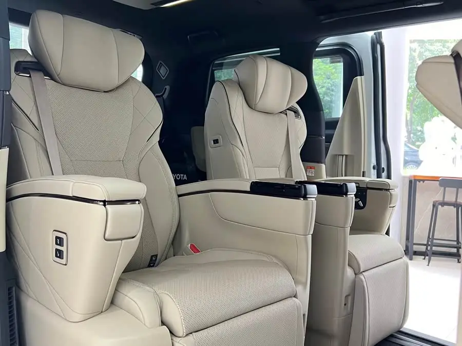 ألڤارد 2024 طراز مزدوج المحرك 2.5 لتر فئة متميزة