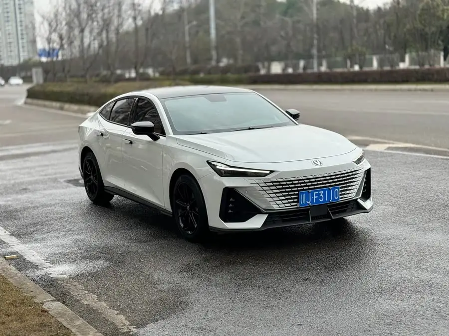 Changan UNI-V 2022 1.5T Sport Edition