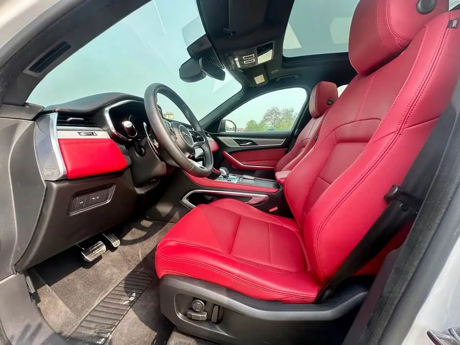 Jaguar F-PACE 2024 P250 R-Dynamic SE