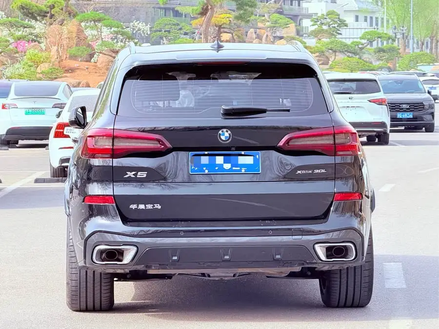 BMW X5 2022 xDrive 30Li Exclusive M Sport Package