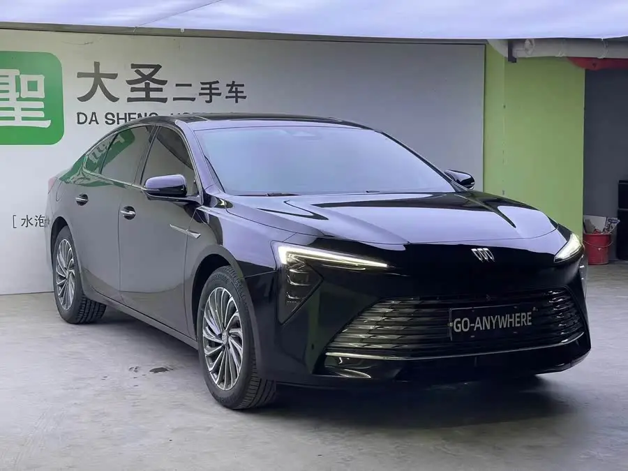 بويك لاكروس 2023 28T النسخة المتميزة