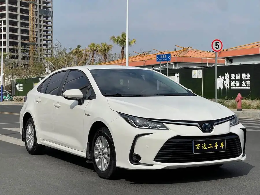 كورولا 2021 هايبرد 1.8 لتر E-CVT إصدار الطليعة