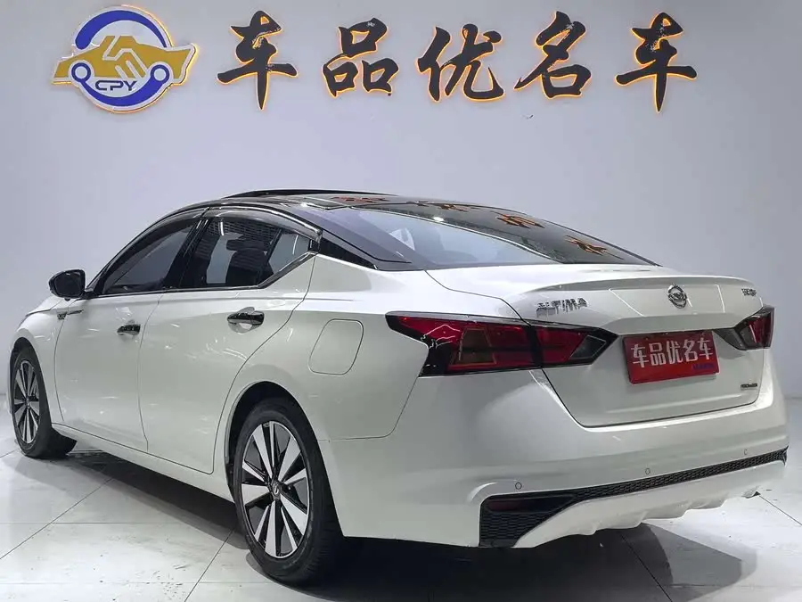 تيانا 2021 النسخة XL المريحة 2.0L