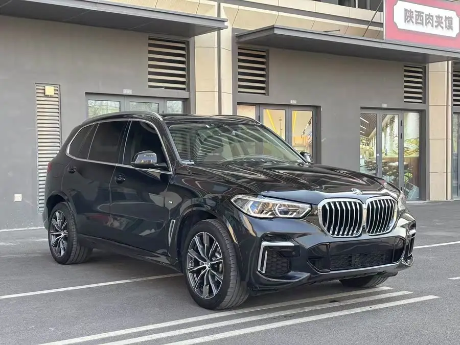 BMW X5 2022 xDrive 30Li M Sport Package