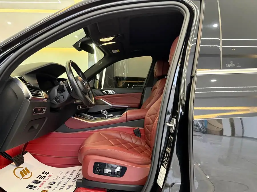 بي إم دبليو X5 2022 xDrive 40Li M حزمة رياضية