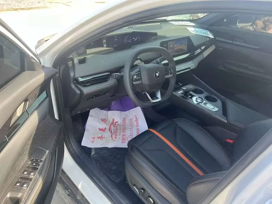 Changan UNI-V 2024 1.5T Premium