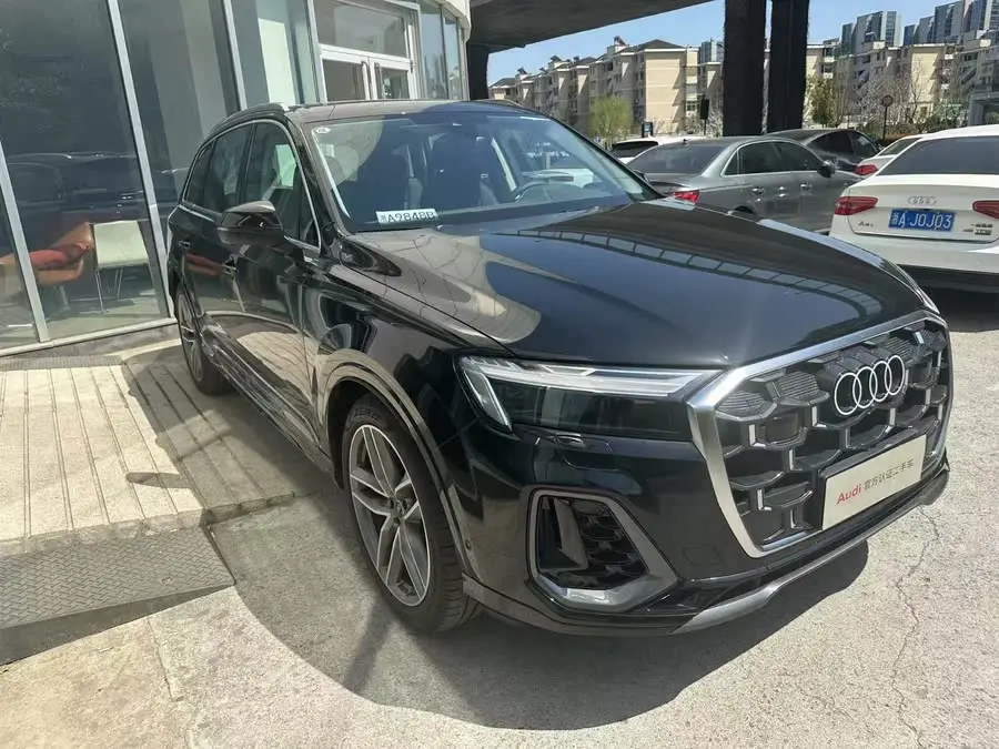 Audi Q7 2024 55 TFSI quattro S line Sport