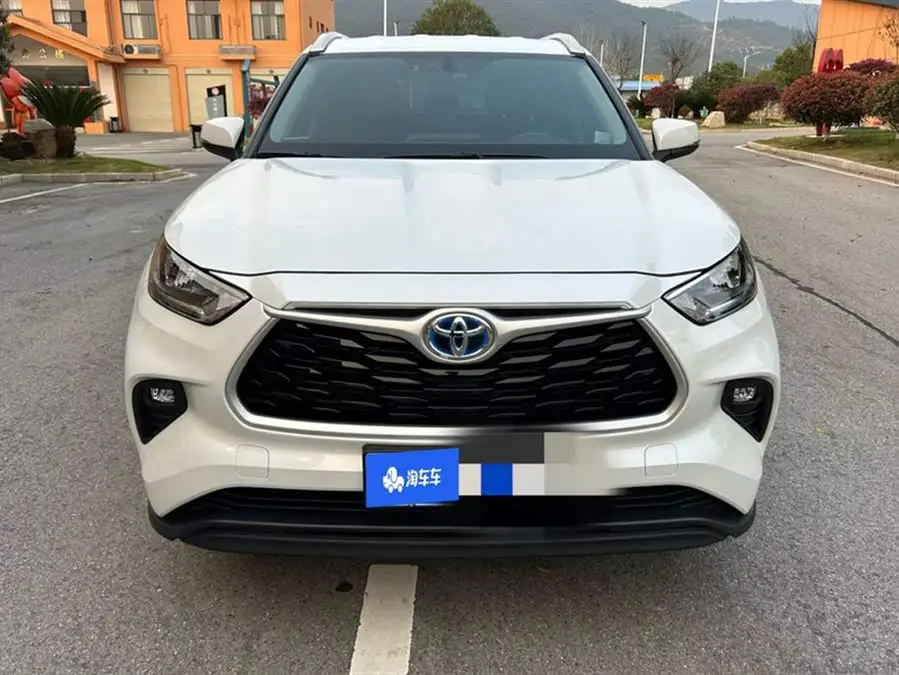 هايلاندر 2022 هايبرد 2.5 لتر دفع أمامي إيليت 7 مقاعد