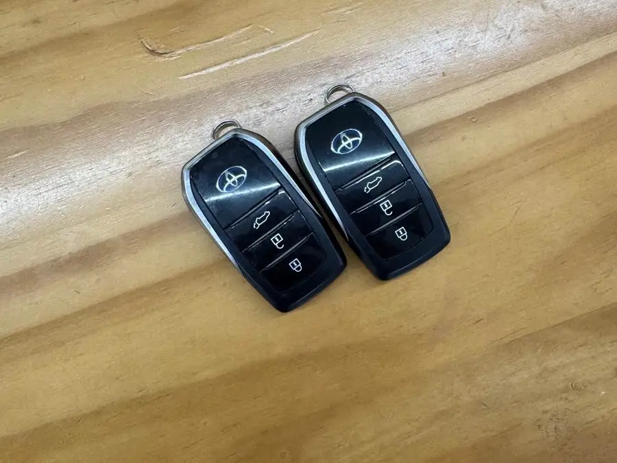 2022 تويوتا هاريير هايبرد 2.5 لتر CVT دفع رباعي نسخة رائدة