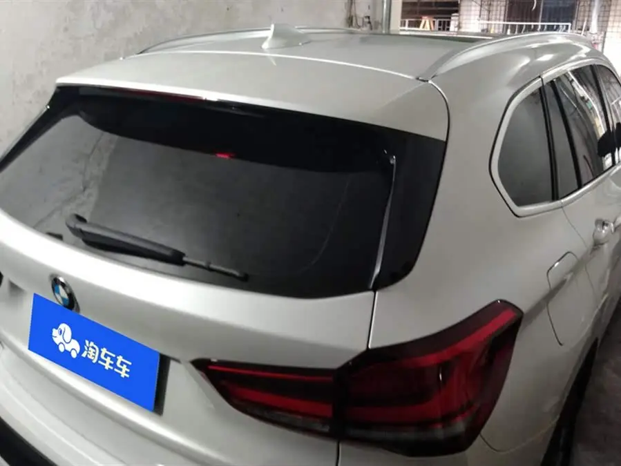 بي إم دبليو X1 2022 sDrive25Li الطراز الرائد