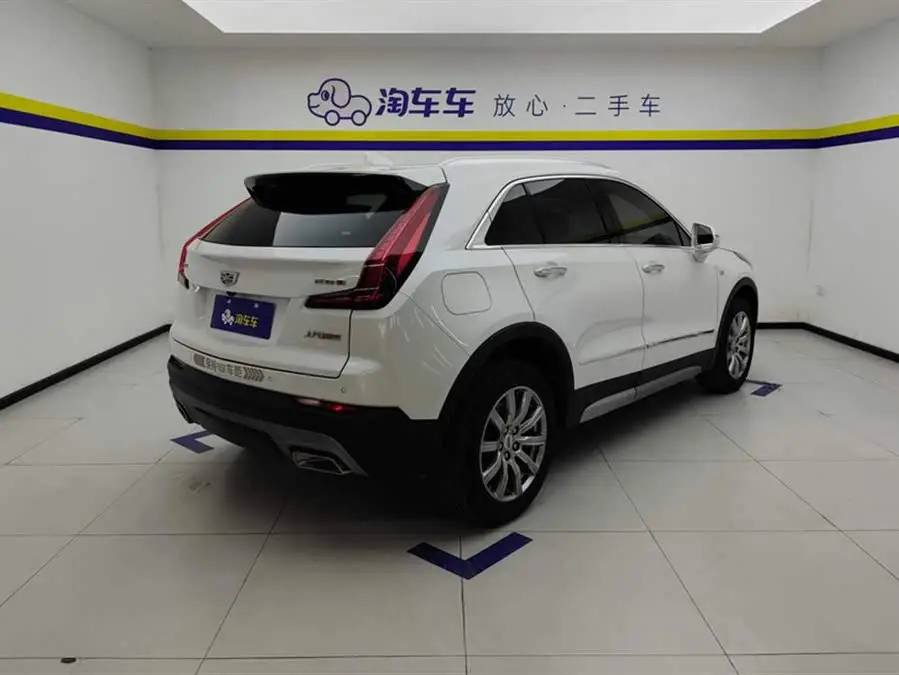 Cadillac XT4 2022 28T Luxury FWD