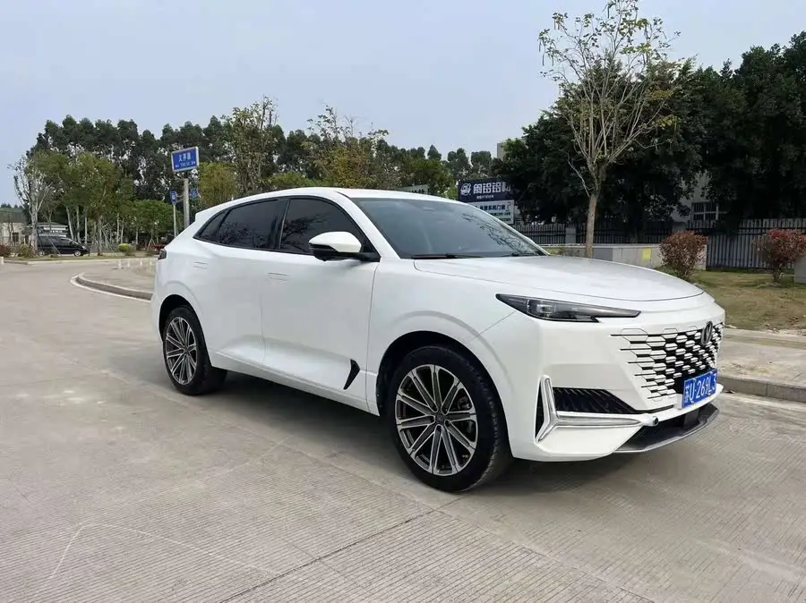 تشانجان UNI-K 2021 2.0T الفاخرة