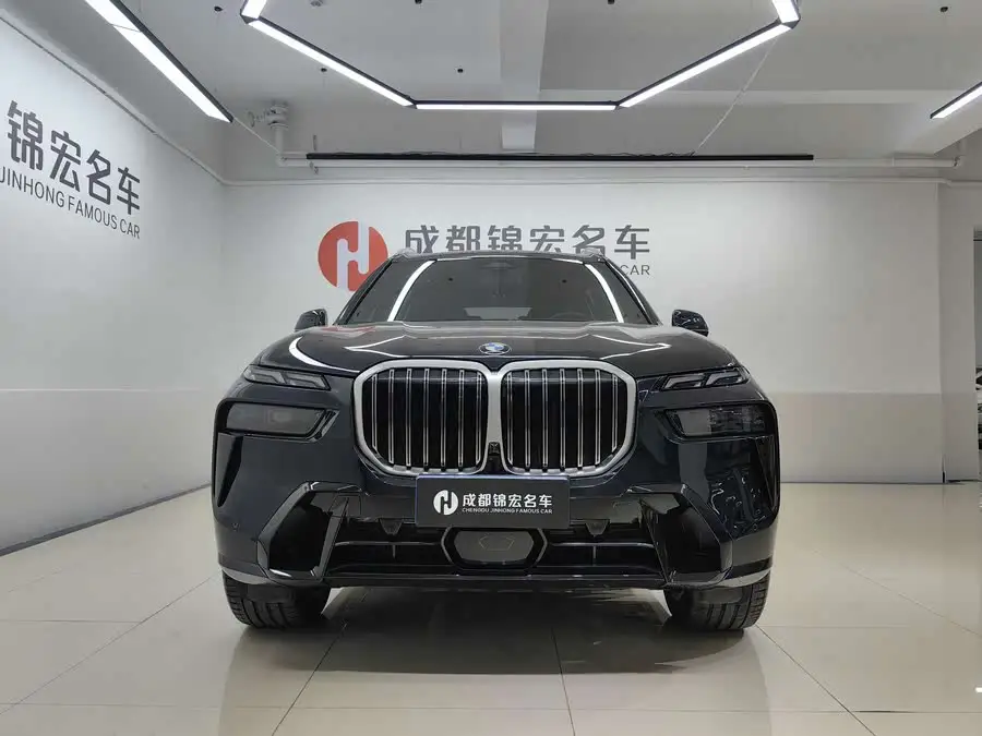 بي إم دبليو X7 2023 xDrive40i طراز M الرياضي الفاخر