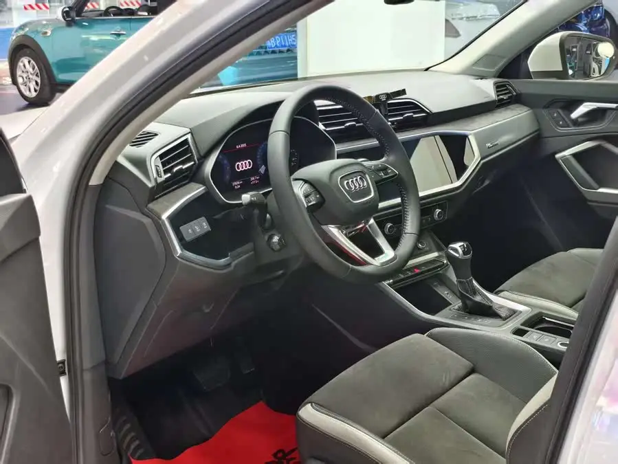 أودي Q3 طراز 2021 35 TFSI طراز الجذب الديناميكي