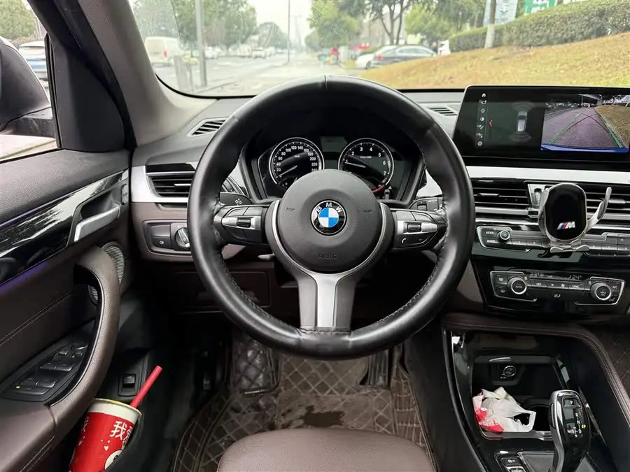 بي إم دبليو X1 2021 sDrive20Li الفئة الفاخرة