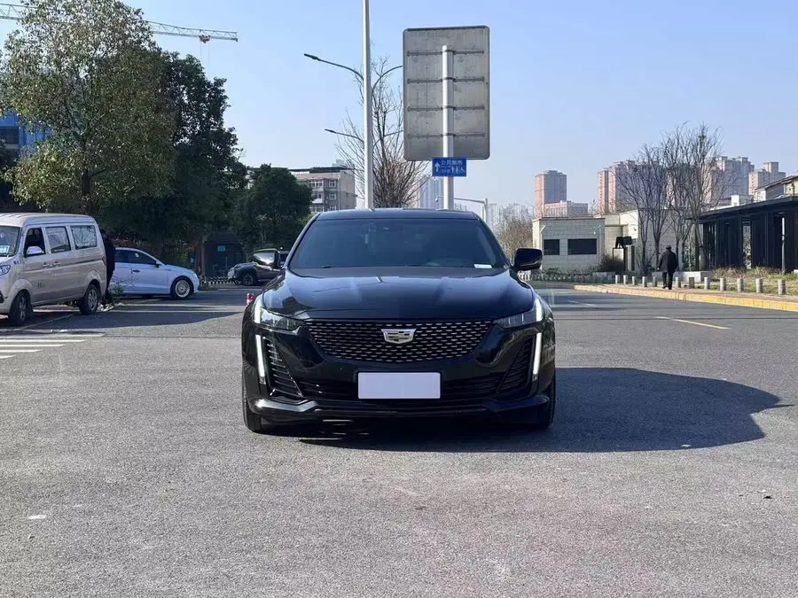 كاديلاك CT5 2022 28T الفاخرة