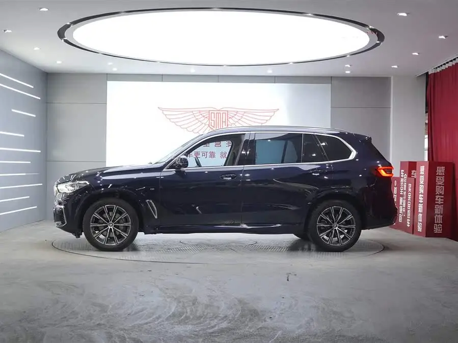 BMW X5 2022 xDrive 30Li Luxury M Sport Package