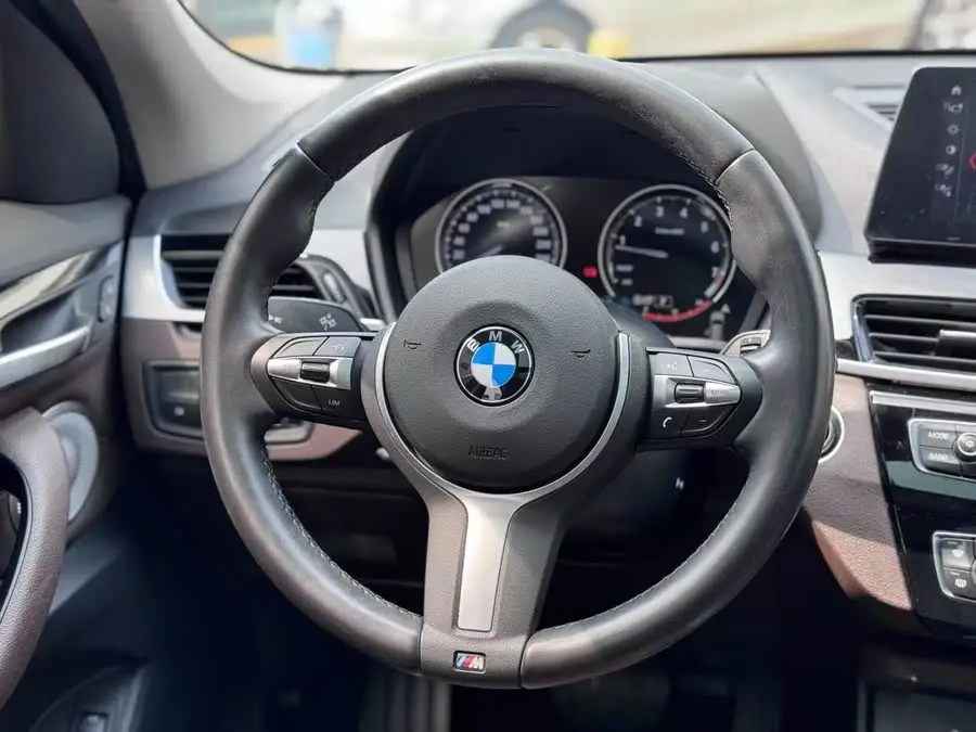 BMW X1 2021 sDrive25Li Leading Edition