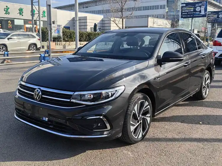 Volkswagen Bora 2023 300TSI DSG Premium Edition