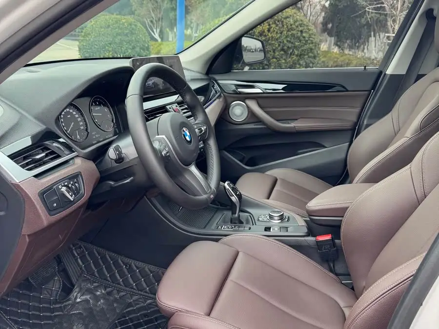 بي إم دبليو X1 2022 sDrive25Li إصدار رائد