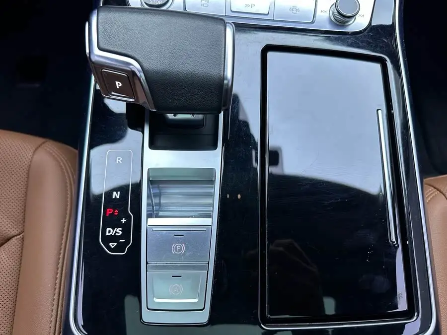 Audi Q7 2023 55 TFSI quattro S line Sport