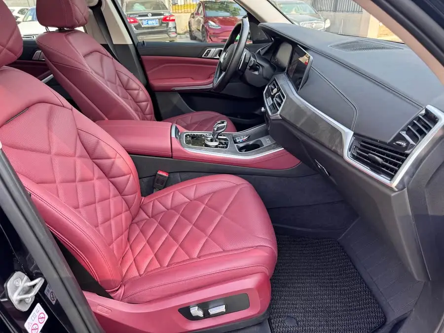 بي إم دبليو X5 2022 xDrive 30Li M حزمة رياضية