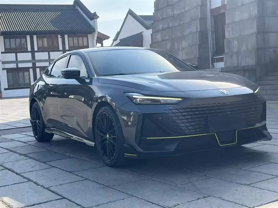 شانجان UNI-V 2023 1.5T إصدار رياضي