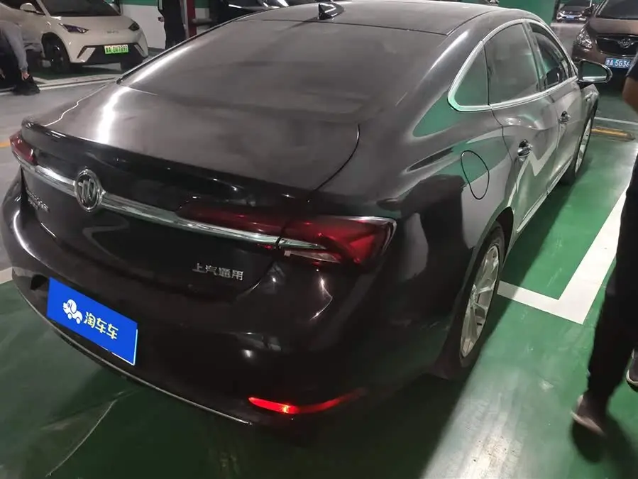 باويك لاكروس 2021 طراز 552T الفاخر