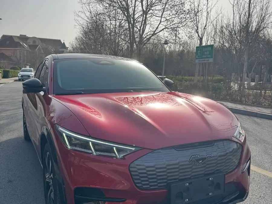 فورد موستانج ماخ-إي 2021 الطراز الطويل المدى الدفع الخلفي الفاخر