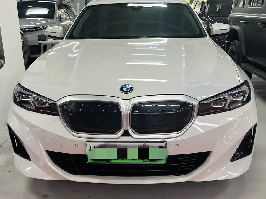 بي إم دبليو i3 2024 eDrive 35 L