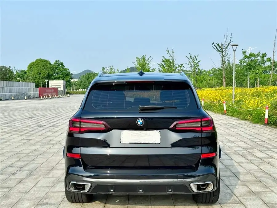 BMW X5 2022 xDrive 30Li Luxury M Sport Package