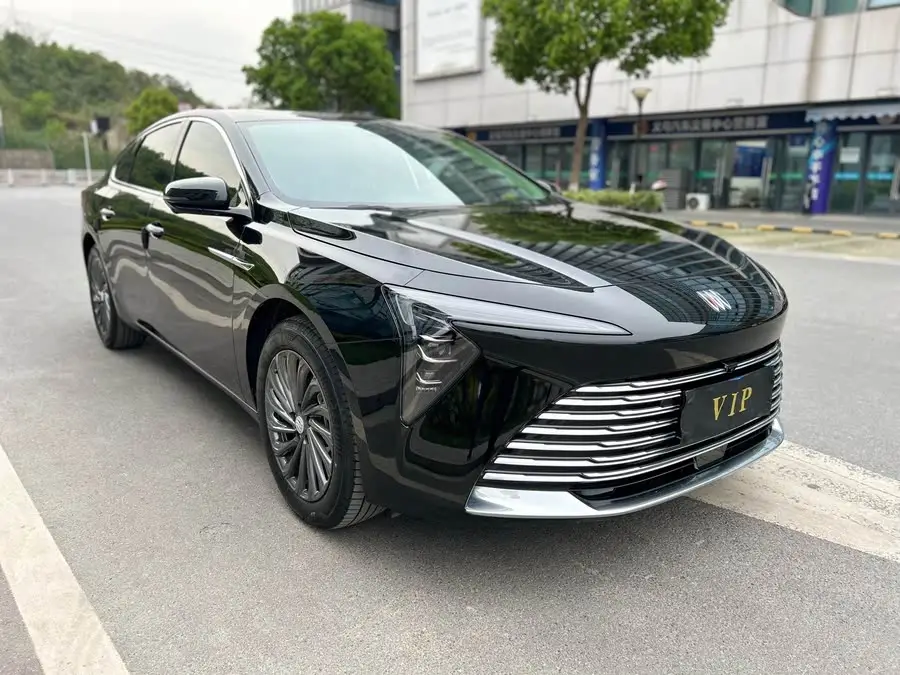 Buick LaCrosse 2025 28T Platinum Edition