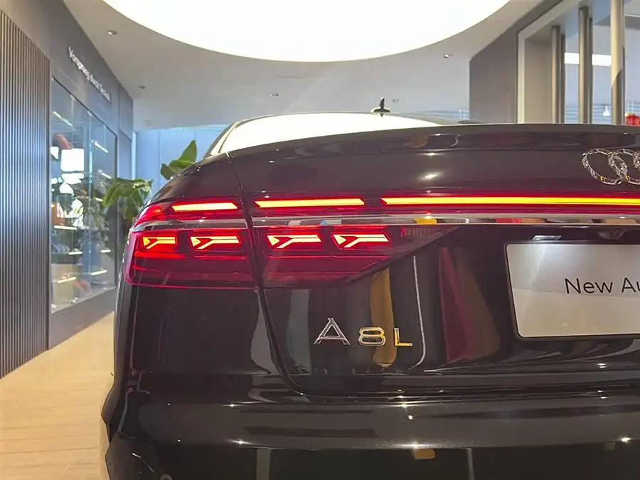 أودي A8 2025 A8L 50 TFSI كواترو بريستيج