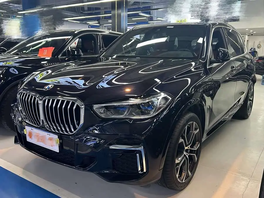 بي إم دبليو X5 2022 طراز مُعدل xDrive 40Li حزمة M الرياضية الحصرية
