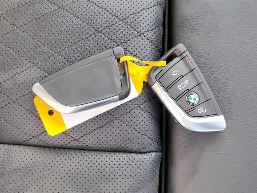 بي إم دبليو iX3 2023 إصدار رائد