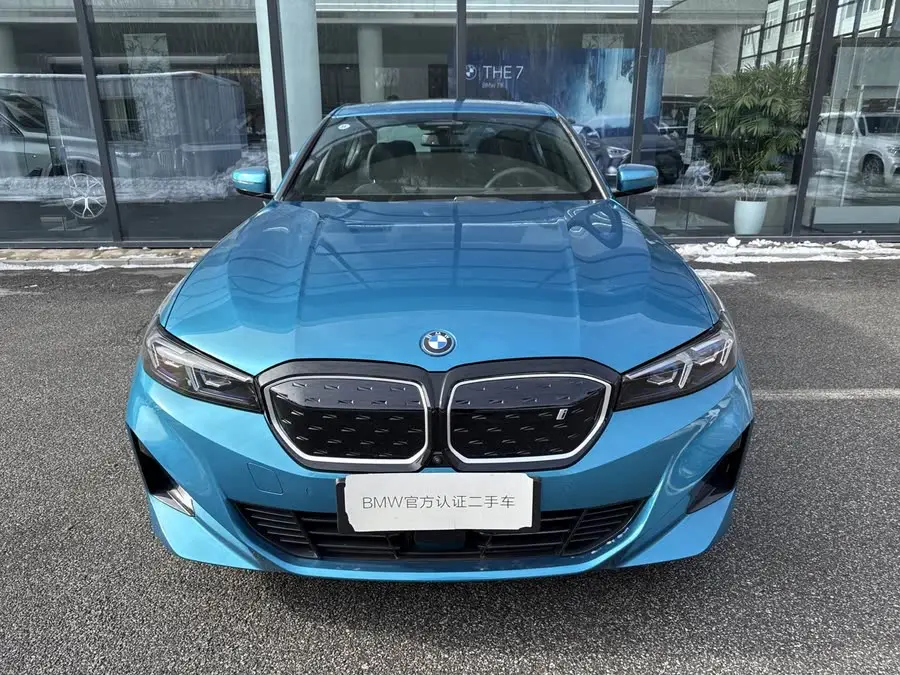 بي إم دبليو i3 2024 eDrive 35 L