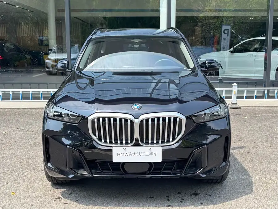 بي إم دبليو X5 2023 xDrive 30Li طراز الفخامة M حزمة الليل الرياضية