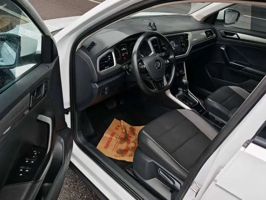 T-ROC 2020 Model 230 TSI DSG Two-Wheel Drive Fashion Edition