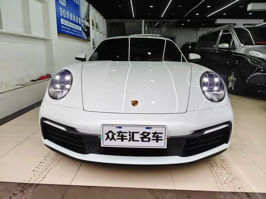 بورش 911 2023 كاريرا 3.0T
