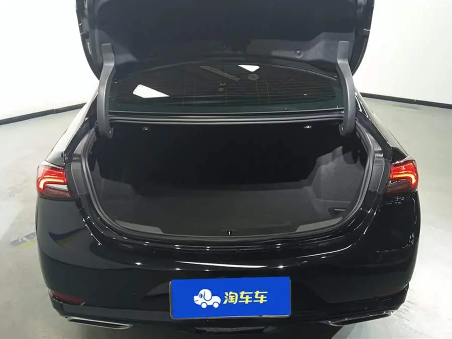 بيوك لاكروس 2020 652T فاخرة