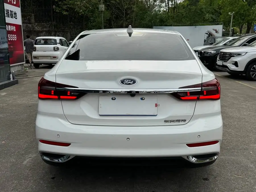 Ford Focus 2021 1.5L Automatic Diamond Edition